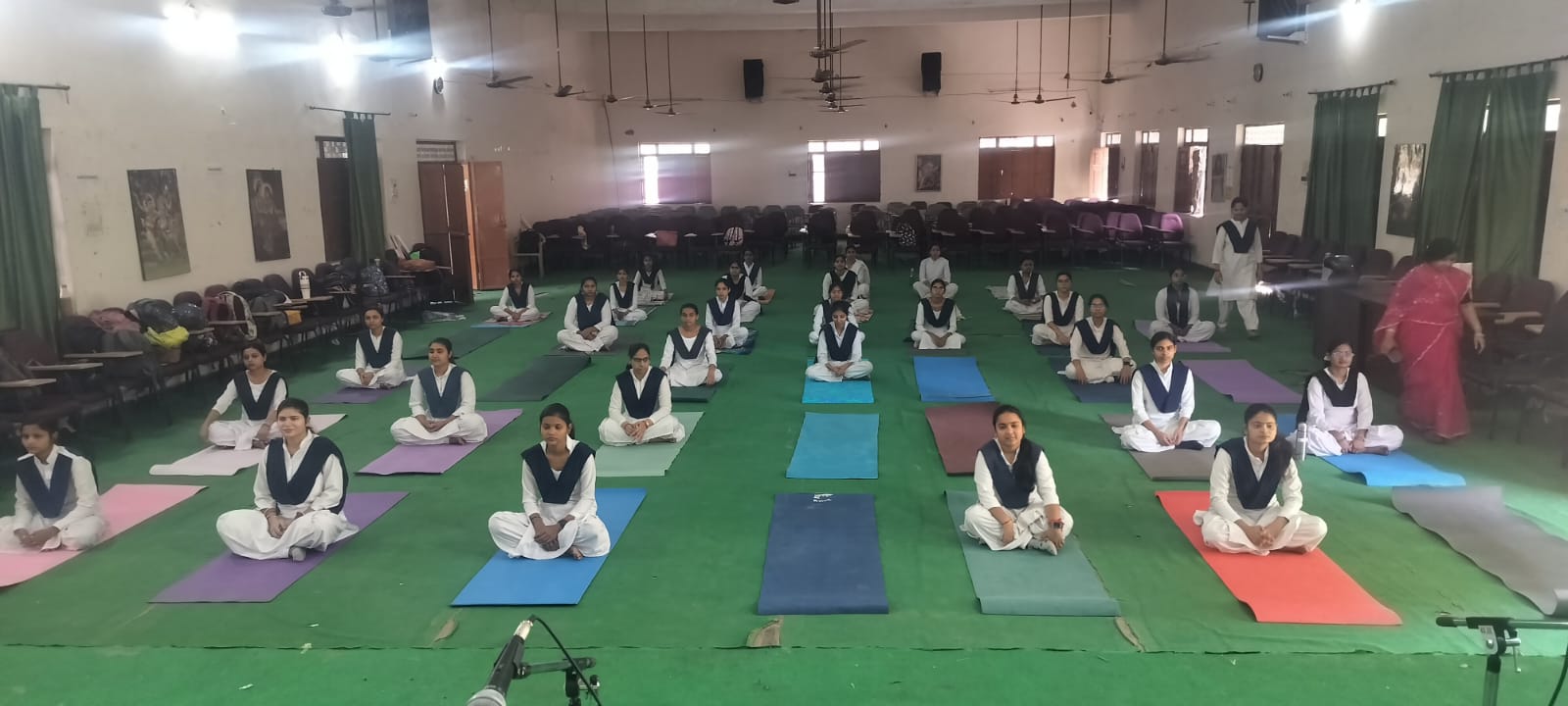 के.आर. गर्ल्स पी.जी. महाविद्यालय के बी.एड. विभाग द्वारा योग शिविर का आयोजन दिनांक 09-04-2026 से 13-04-2026 तक किया गया। 